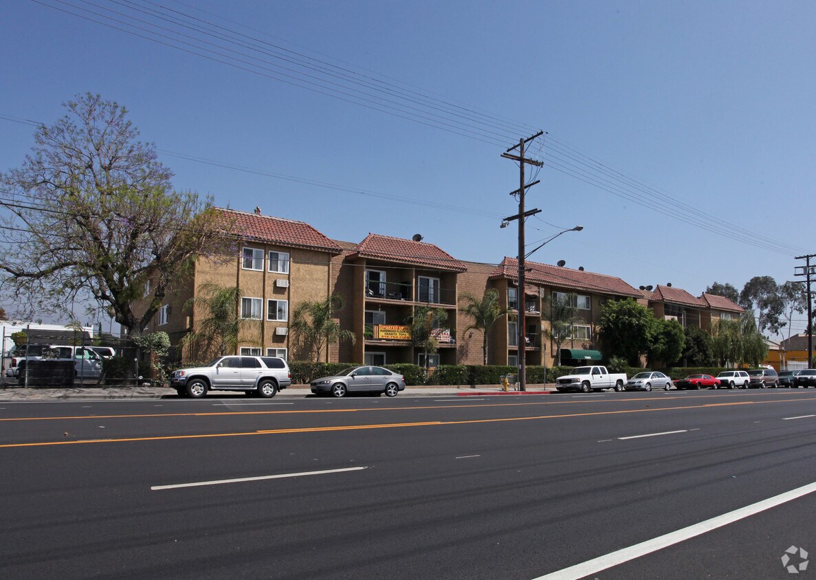 Building Photo - Encanto Apartments