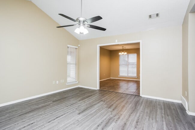 Foto del edificio - 6265 Jamestown Dr