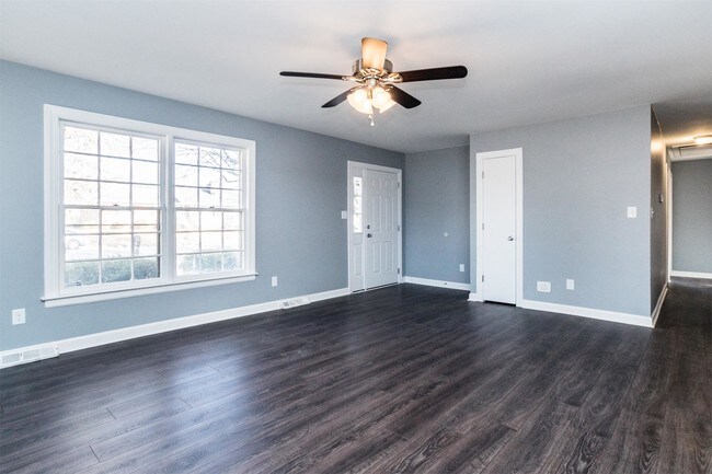 Foto del edificio - 2114 Silver Leaf Rd SW