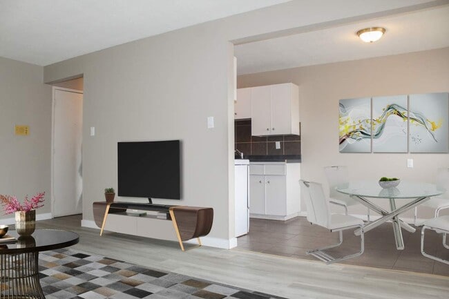 Building Photo - Rosslyn Apartments
