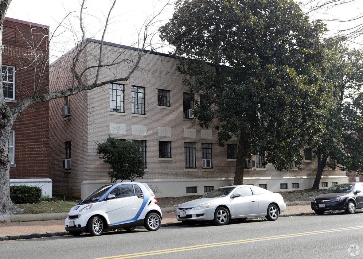Foto del edificio - 3435 R St NW