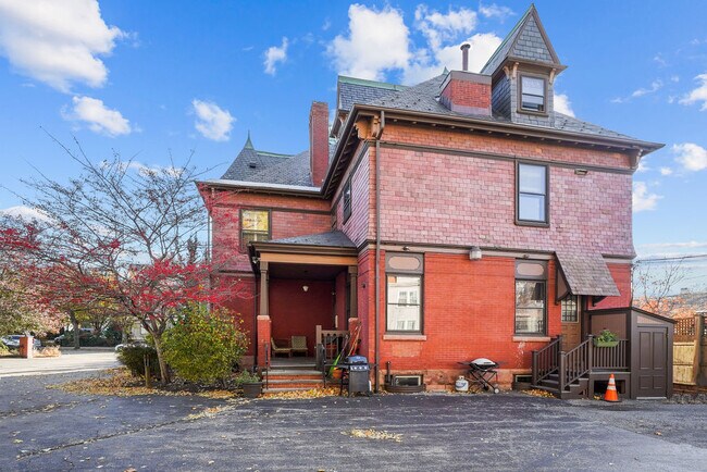 Building Photo - 1447 Westminster St