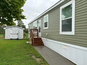 Building Photo - 72 Hunters Rill