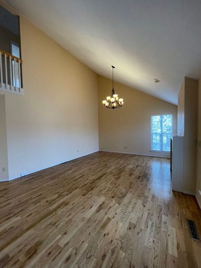 Foto del edificio - 4 Bedroom Home in SE Springfield!