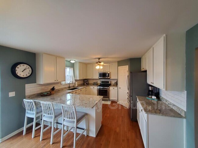 Foto del edificio - 1055 Deertrail Drive