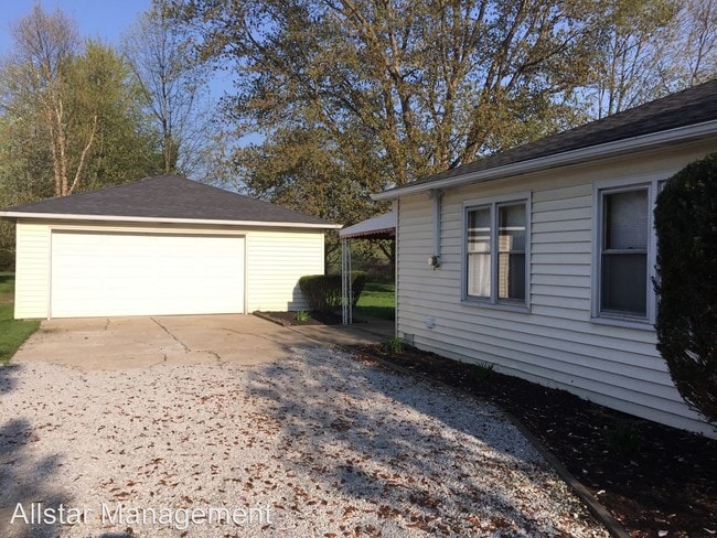 Building Photo - 5785 Fitch Rd