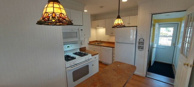 Cocina - 10 Ocean Ave