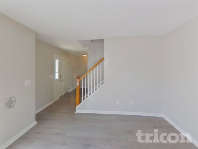 Building Photo - 142 Quiet Grove Dr