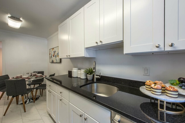 Building Photo - 26 Alton Pl