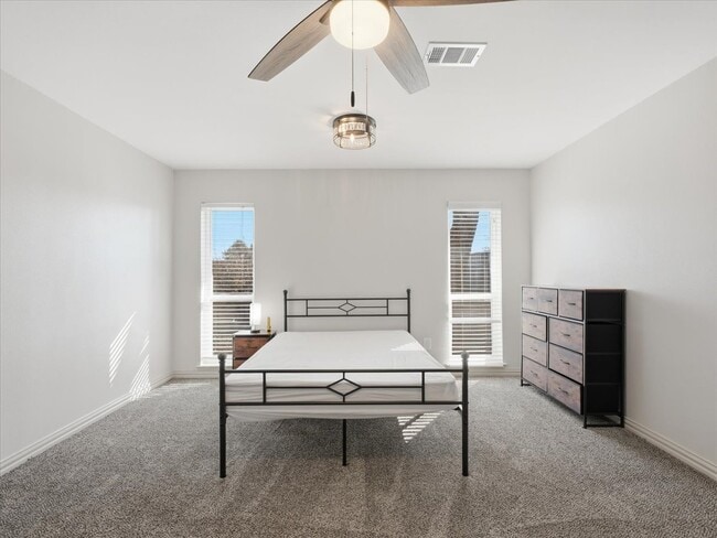 Photo - 7010 Lakeshore Dr House