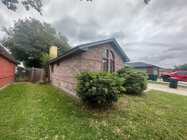 Building Photo - 7941 Grizzley Dr