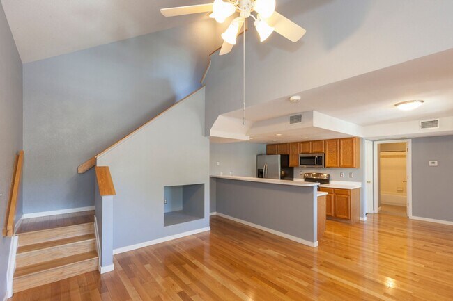 Foto del edificio - 2 Bed & 2 Bath Close To CSU