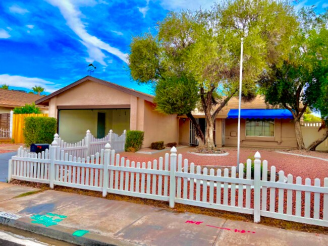 Building Photo - 3572 Tempe St
