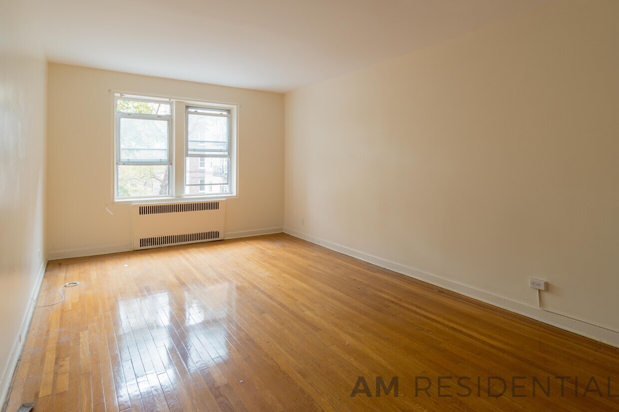 Primary Photo - 1620 Avenue I