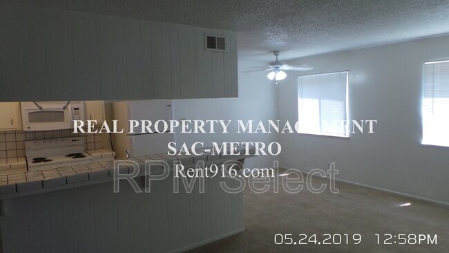 Building Photo - 9094 Piñata Way