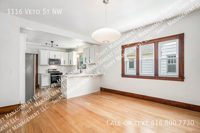 Foto del edificio - 1116 Veto St NW