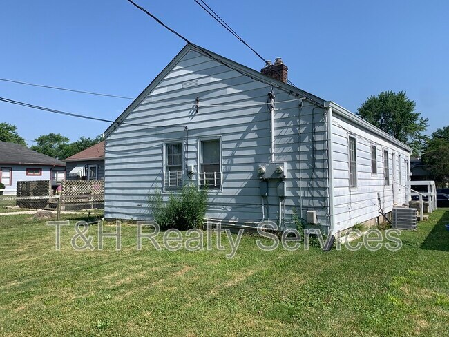 Building Photo - 3019 Meredith Ave