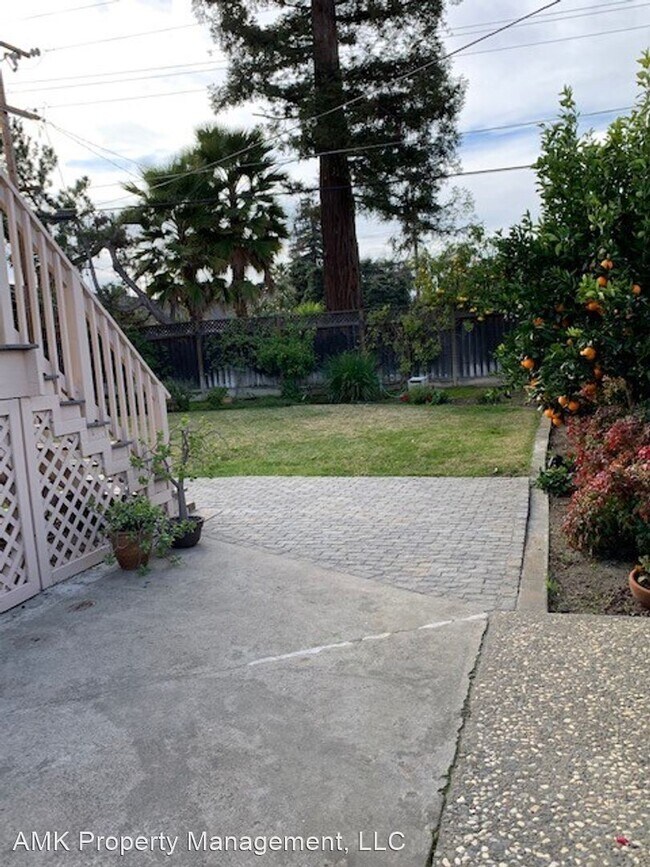 Foto del edificio - 1 br, 1 bath House - 775 N. Central Avenue