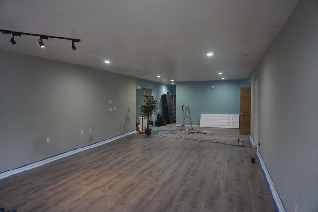Building Photo - Great Duplex in Bailey!