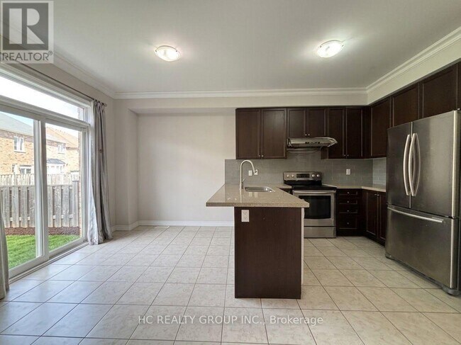 Building Photo - 104 Carolina Rose Cres