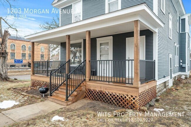 Foto del edificio - 1203 N Morgan Ave