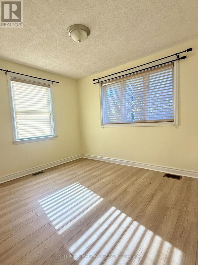 Building Photo - 61 Parkside Dr