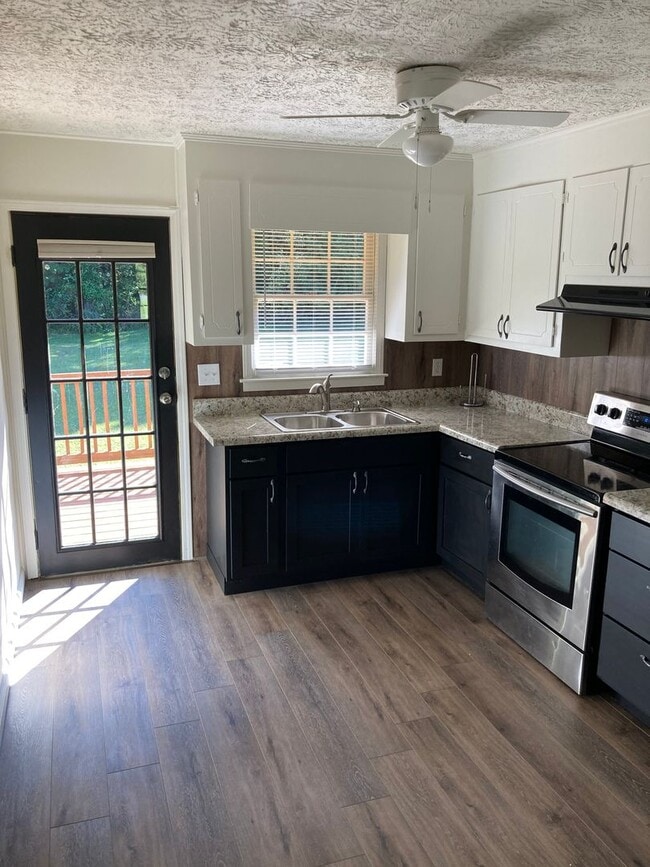 Building Photo - 3473/3475 Wax Rd.