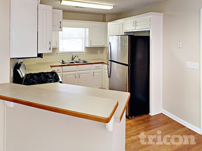Building Photo - 195 Falcon Ridge Dr
