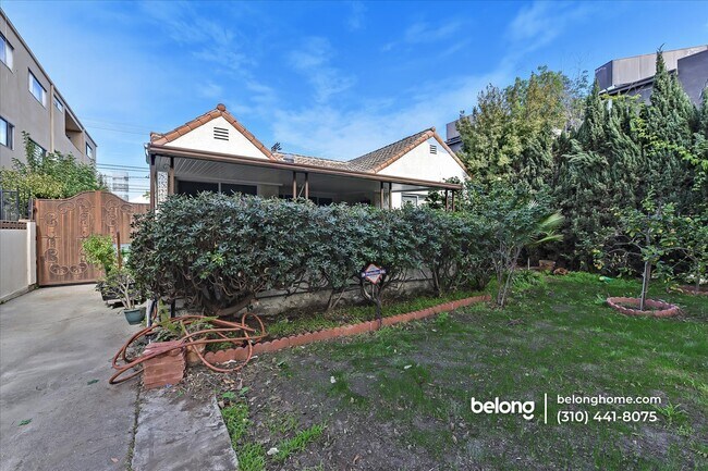 Foto del edificio - 8523 Alcott St