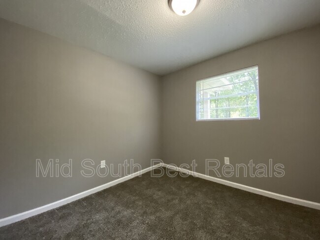 Building Photo - 5015 Ballinger Rd