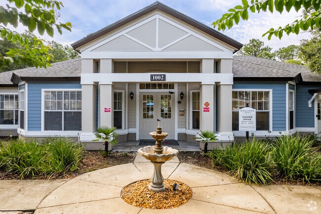 1002 Bristol Lake Rd, Mount Dora, FL 32757 - Bristol Lakes Apartments
