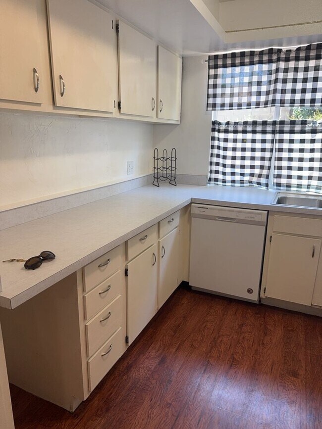 Foto del edificio - 3 Bed 2.5 Bath Pet-Friendly Retreat by The...