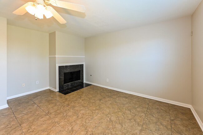 Foto del edificio - 6230 Cottage Stream Ln