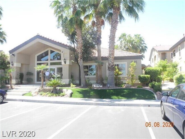 Foto del edificio - 2305 W Horizon Ridge Pkwy