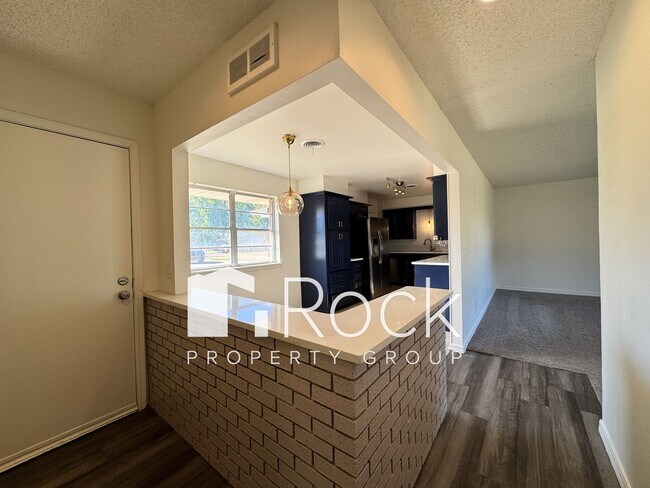 Photo - Beautiful 3 Bedroom Home in The Village ~ ...