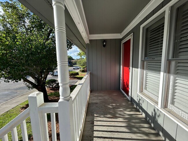Foto del edificio - Charming 2BR Condo – Move-In Ready!