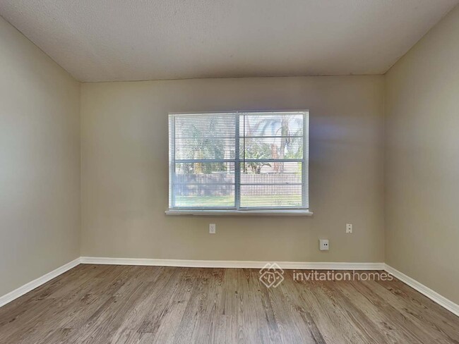 Foto del edificio - 4222 Shades Crest Ln