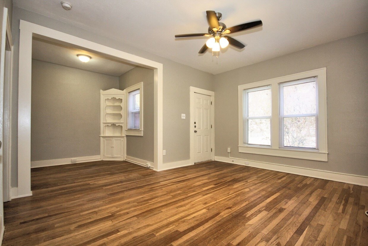 Primary Photo - 240 Claremont Ave