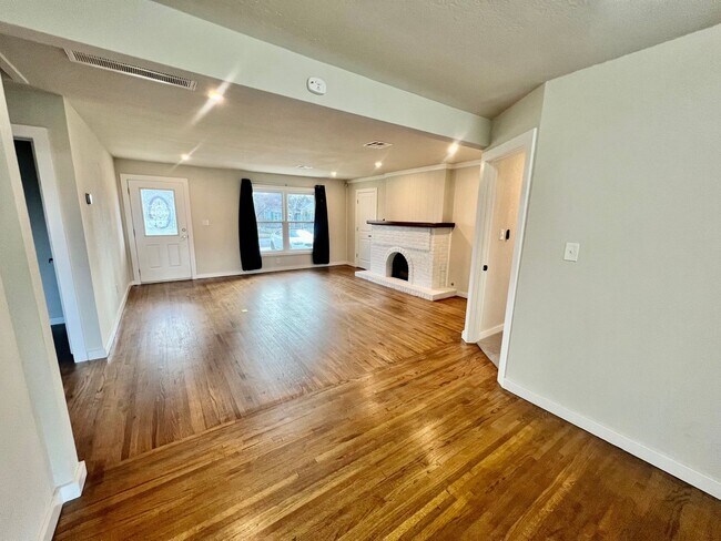 Foto del edificio - Brookside Charmer!