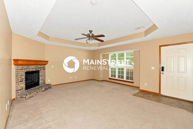 Foto del edificio - 3 Bedroom Pet-Friendly Home in Raymore, MO with Main Street Renewal