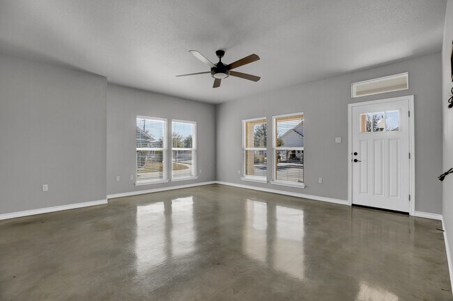 Foto del edificio - 916 Hudson Ln