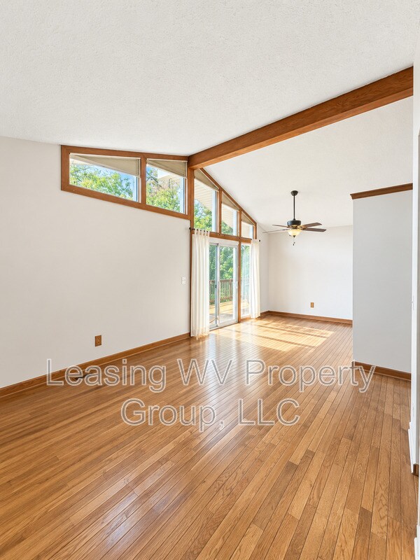 Foto del edificio - 2213 Avinell Dr