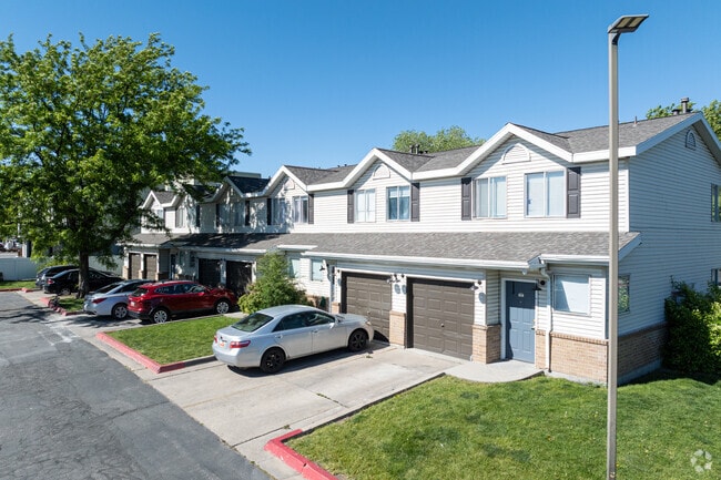 Foto del edificio - Riverview Townhomes