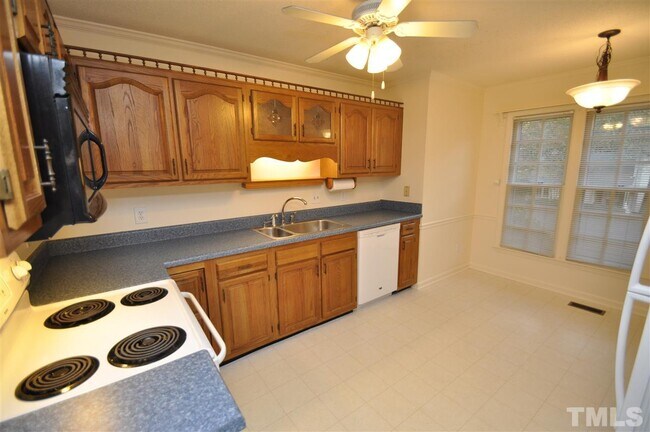 Building Photo - 129 Greenmont Ln