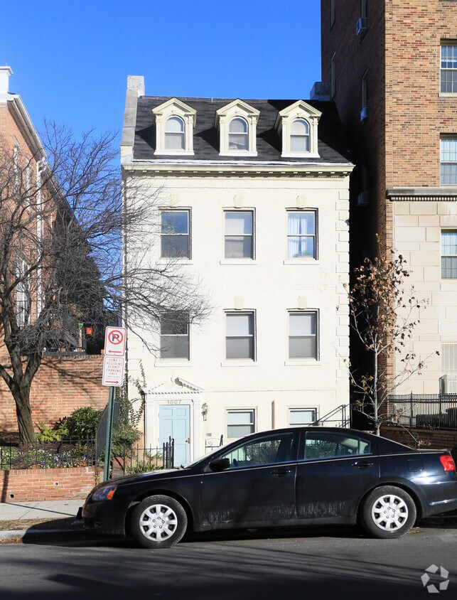 Foto del edificio - 1807 Biltmore St NW