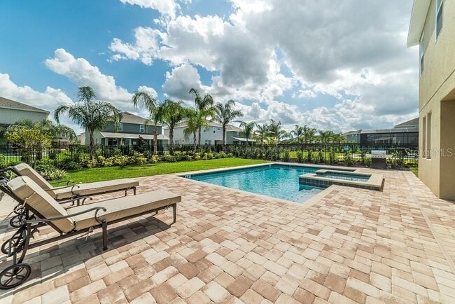 Building Photo - 7733 Fairfax Dr