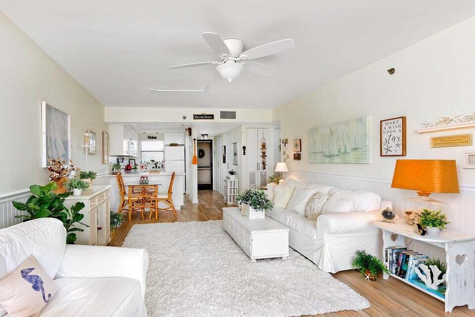 Primary Photo - 4640 Lucerne Lakes Blvd W