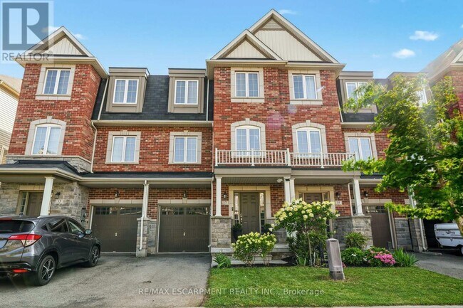 Building Photo - 17 Savage Dr