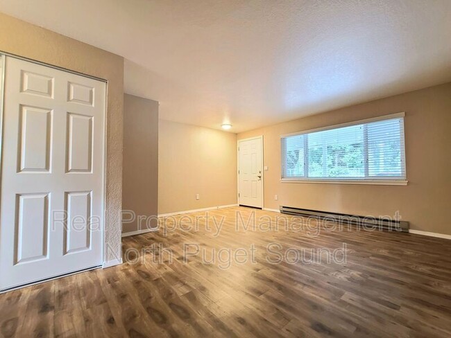 Building Photo - 9228 50th Ave NE