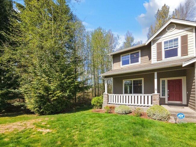 Foto del edificio - 5BR/3BA End Unit with Greenbelt View in Lynnwood